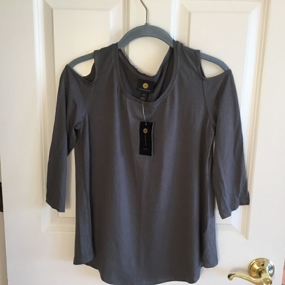 SALE BUY 2/$30. NWT. JM Collection. Grey Cold Shoulder Top Sz SP